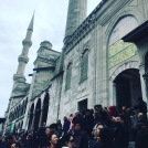 La sortie de la prière, à la Mosquée bleue